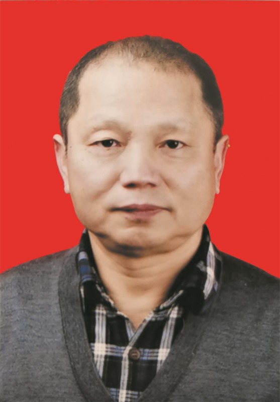 李华